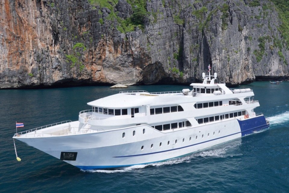 phuket luxury boat tour