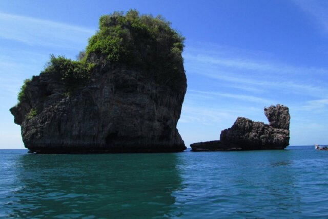 Phi Phi Islands Quality Tour Camel Rock