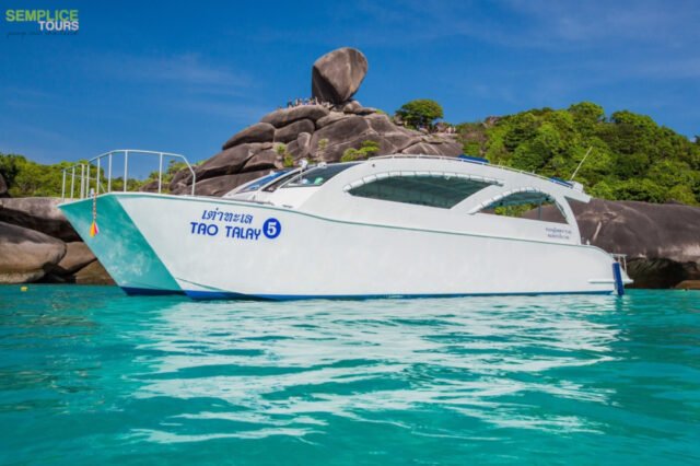 Similan-Island-Premium-Day-Trip-Catamaran1