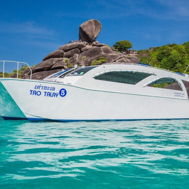 Similan-Island-Premium-Day-Trip-Catamaran1