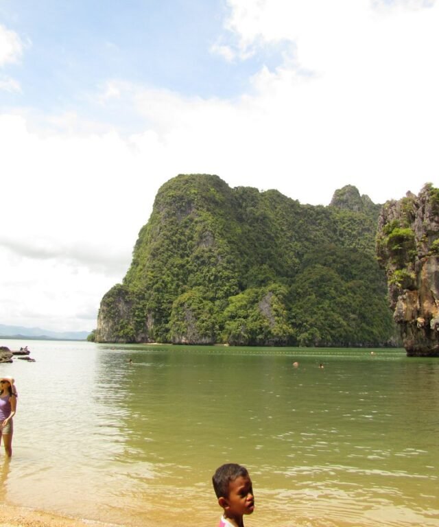 james bond island