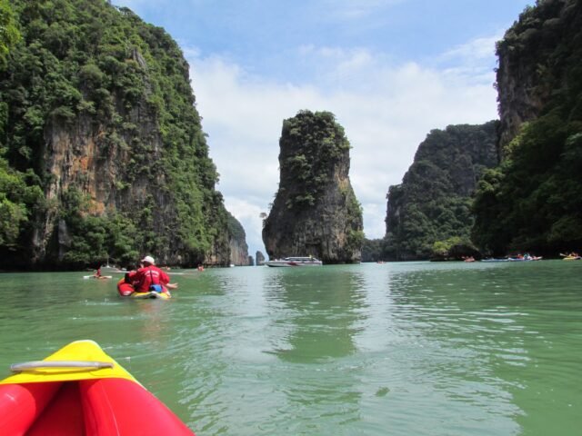 james bond island speed boat
