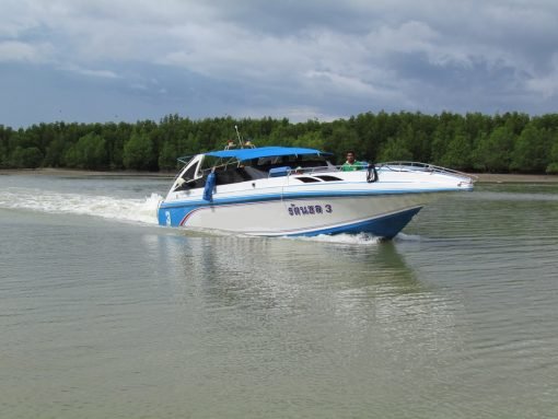 james bond speed boat 1