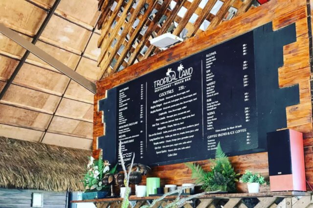 Coco Beach One Day Tour Bar