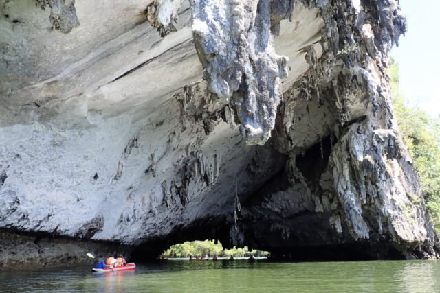 James-Bond-and-Beyond-Tour-Premium-Canoe