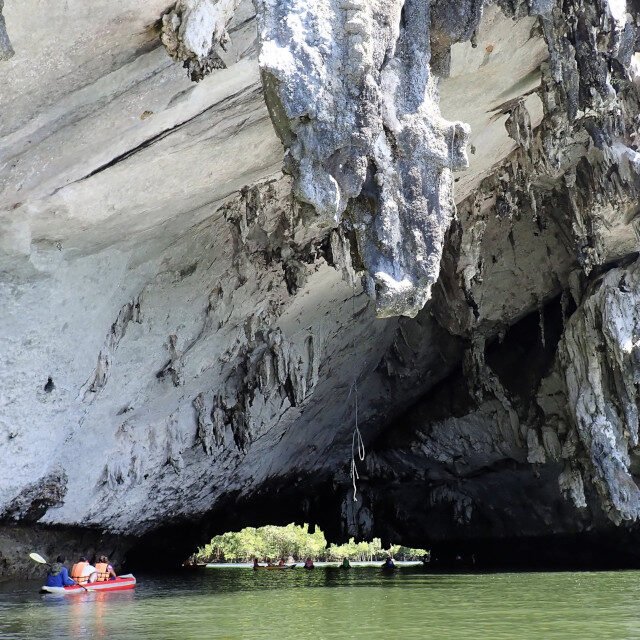 James-Bond-and-Beyond-Tour-Premium-Canoe