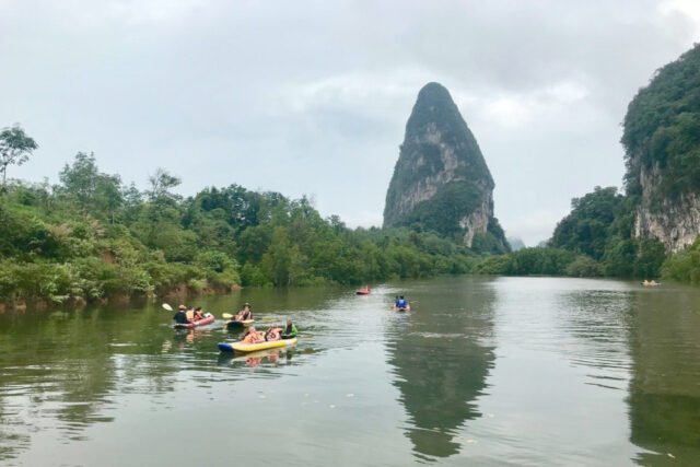 James-Bond-and-Beyond-Tour-Premium-canoe-Lod-nai