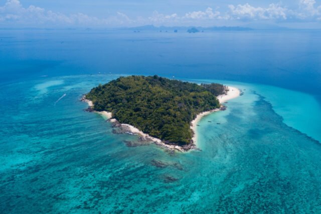 Phi-Phi-Islands-Premium-Tour-X-large-Bamboo-Island-1