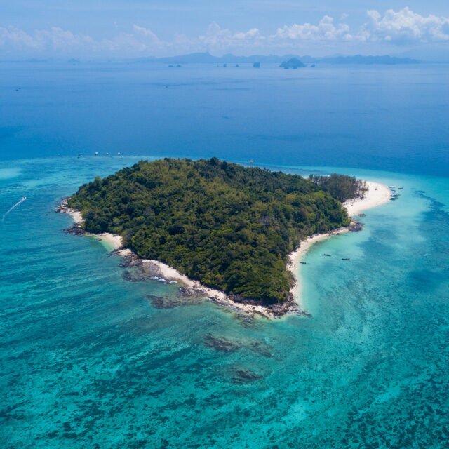 Phi-Phi-Islands-Premium-Tour-X-large-Bamboo-Island-1