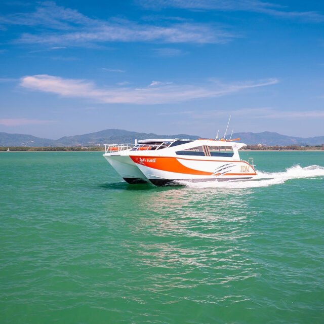 Semplice-Phuket-Phi-Phi-Maya-Bamboo-Maiton-Island-day-Tour-by-speed-Catamaran2