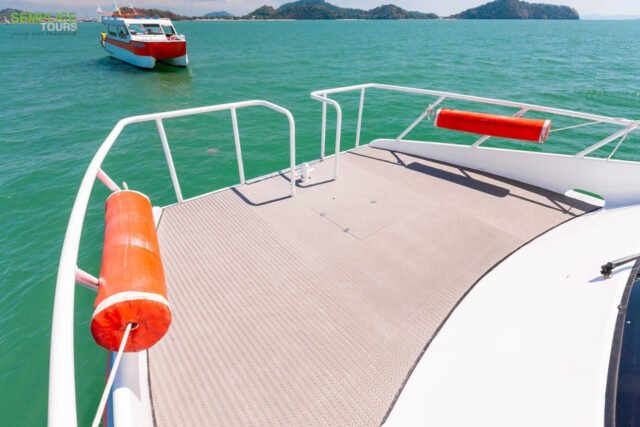Semplice-Phuket-Phi-Phi-Maya-Khai-Island-Tour-by-speed-Catamaran9