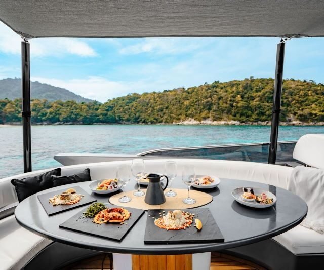 hype-yacht-krabi-e-pang-nga-yacht-lower-deck.jpg